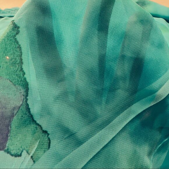 Women's Ashley J Multi-Color SS Top with sheer Embellished Floral Plus Size 3X - Picture 3 of 7